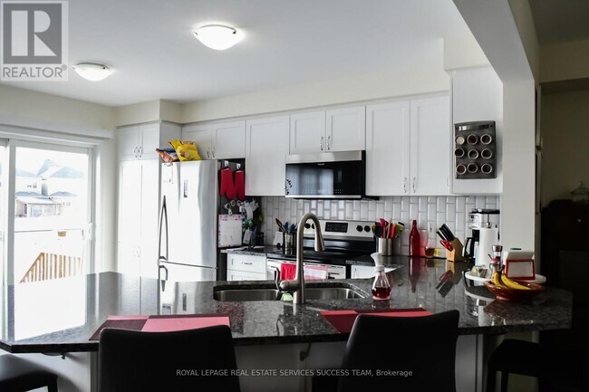 Building Photo - 230 Waterbrook Ln