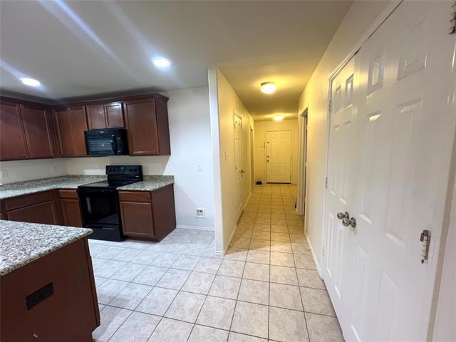 Building Photo - 10004 Dolerite Dr