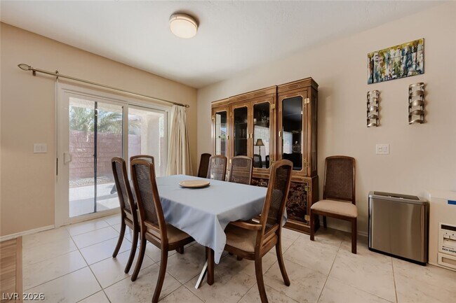 Foto del edificio - 7536 Chaffinch St