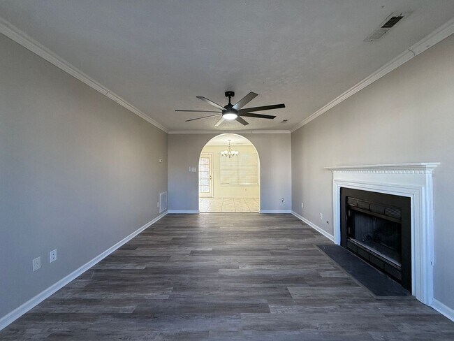 Foto del edificio - Spacious 4-Bedroom Home in Desirable Lee’s Mill! "ASK ABOUT OUR ZERO DEPOSIT"
