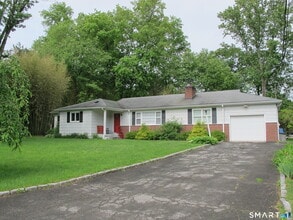 Building Photo - 88 Sanford Ln