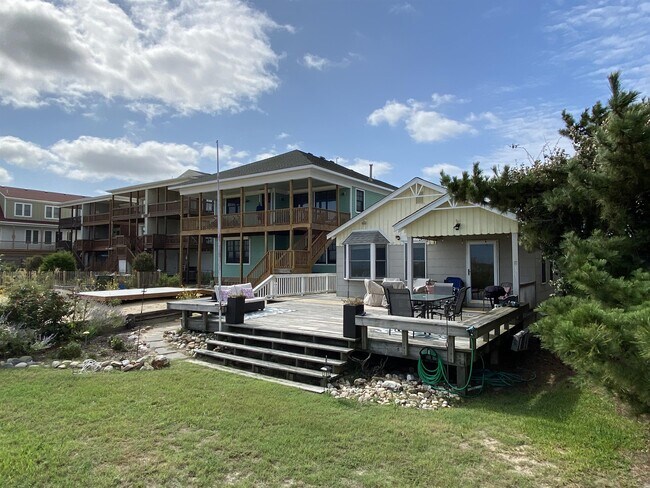 Building Photo - 756 W Ocean View Ave