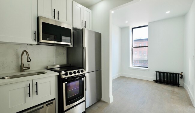 Building Photo - 414 4th Ave