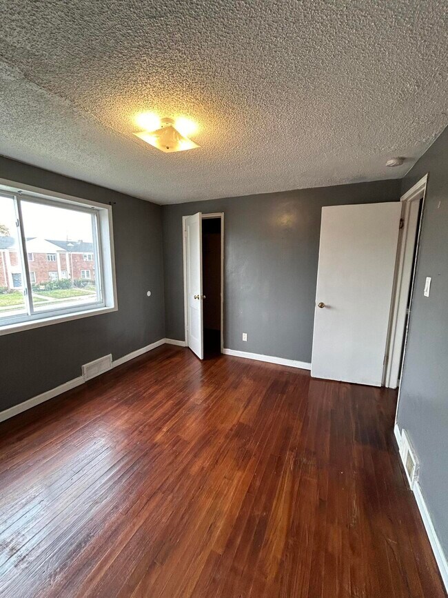 Foto del edificio - 3463 Ewald Cir