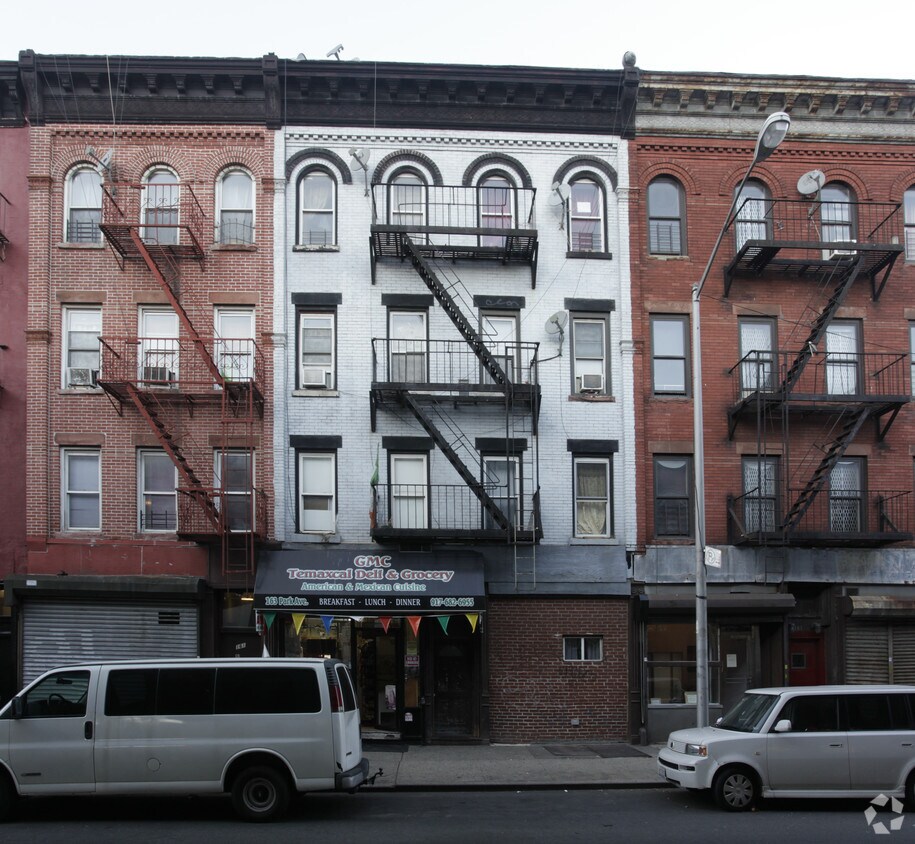 Building Photo - 163 Park Ave