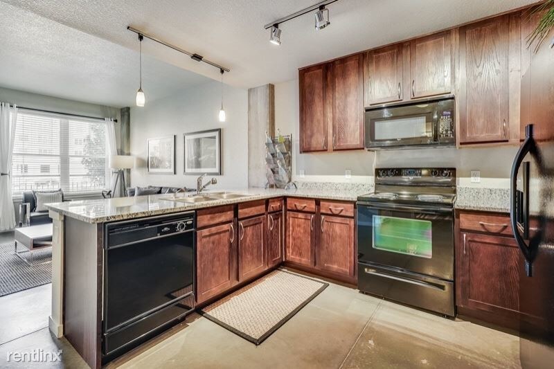 Foto principal - 1144 S Broadway