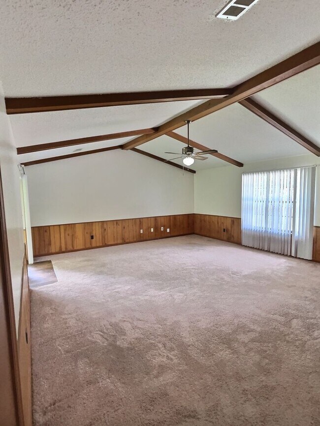 Foto del edificio - 1109 Hickory Dr