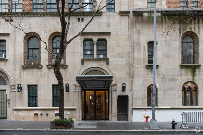 Foto del edificio - The Park Laurel
