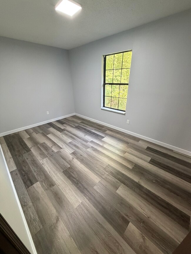 Bedroom - 1003 Cherokee St