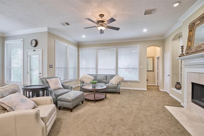 Foto del edificio - 18 Jester Oaks Pl