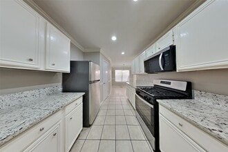 Building Photo - 2510 Foxden Dr