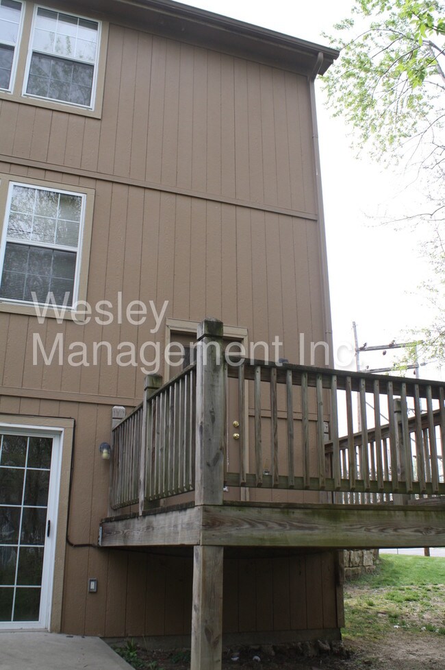 Building Photo - 2105 Spring Garden St