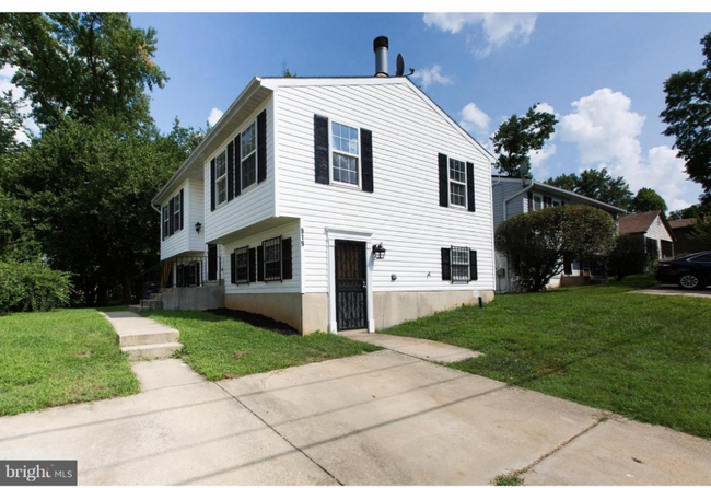 Building Photo - 919 57th Pl