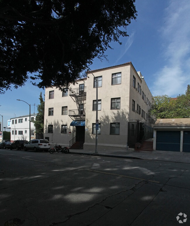 Building Photo - Loma Manor