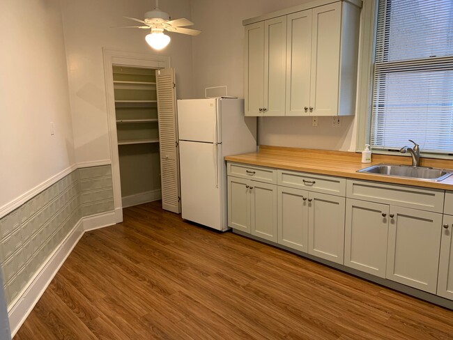 Foto del edificio - 620 E 112th St