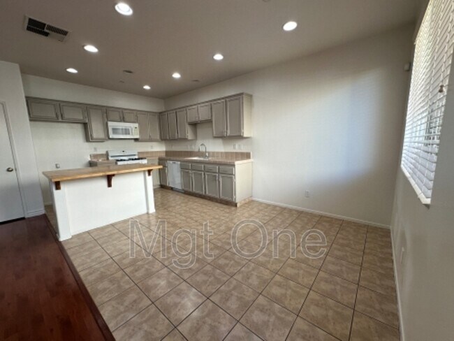 Foto del edificio - 4485 Spring Knolls Ct