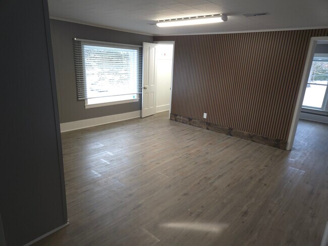 Foto del edificio - 10906 N Woodstock St