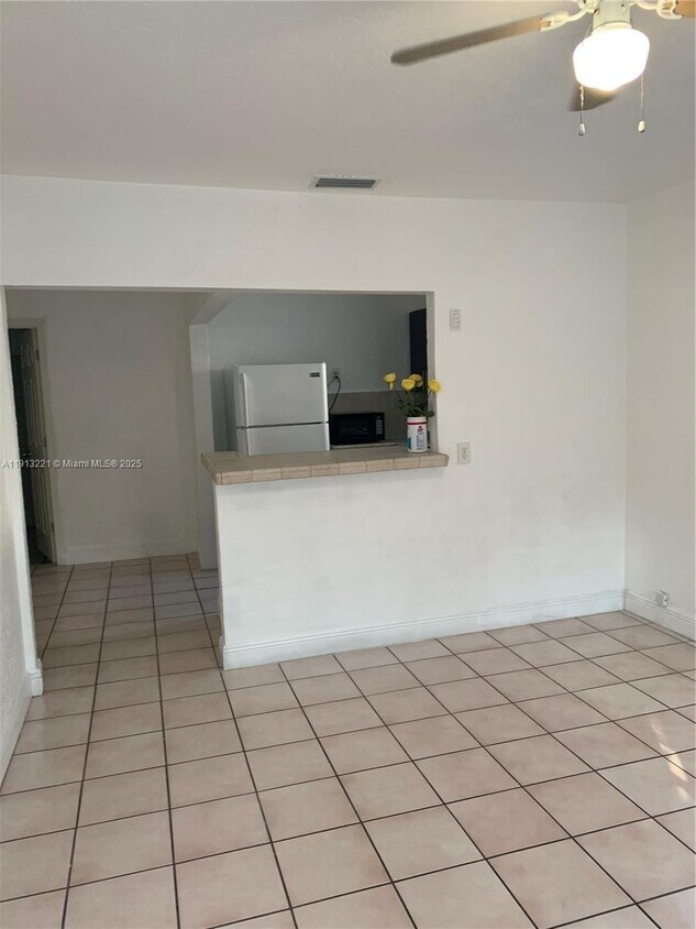 Foto del edificio - 2500 NW 24th Ave