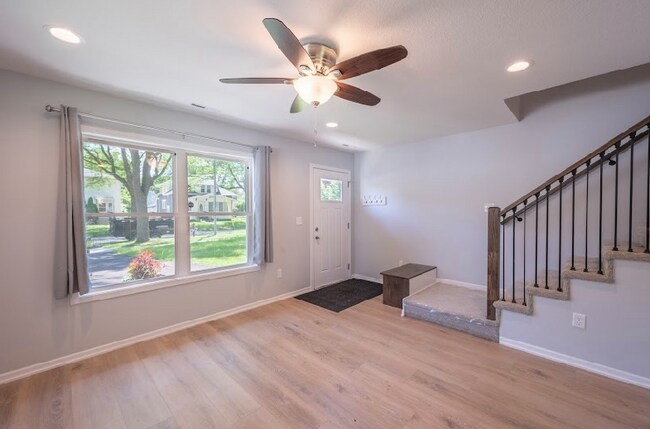 Foto del edificio - 619 4th Ave SE