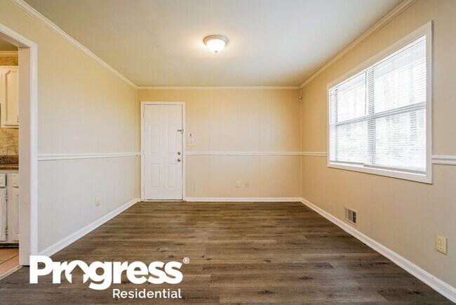 Building Photo - 1622 Burks Dr
