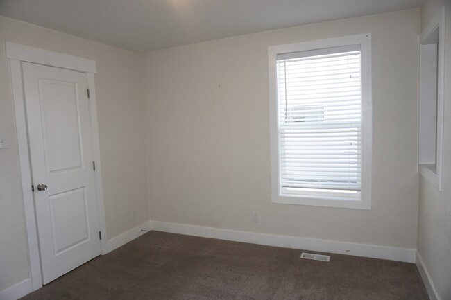 Foto del edificio - 500 E. Duplex