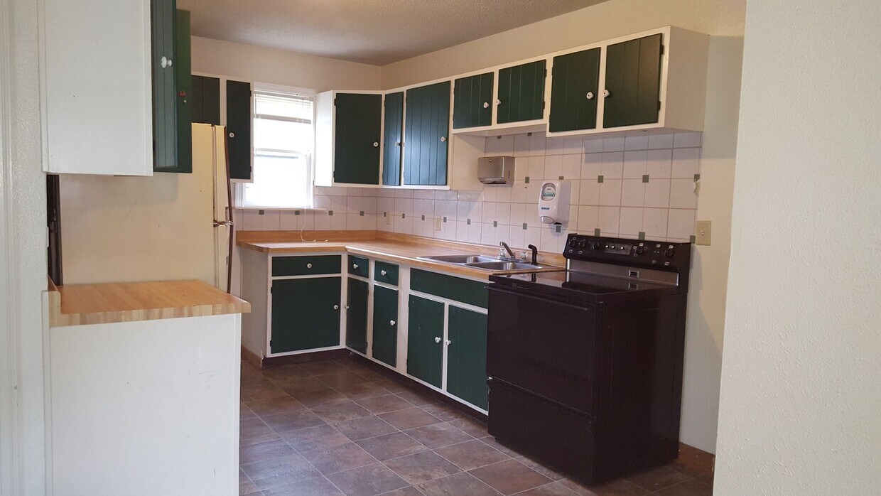 Primary Photo - 2 Bedroom House