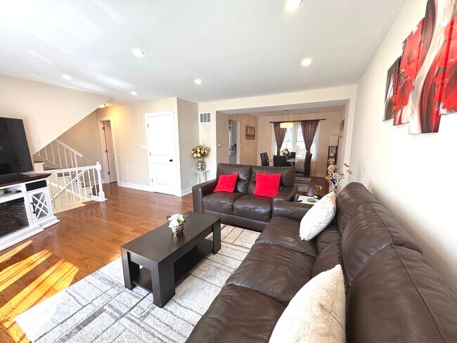 Foto del edificio - 2210 Clifton Pl