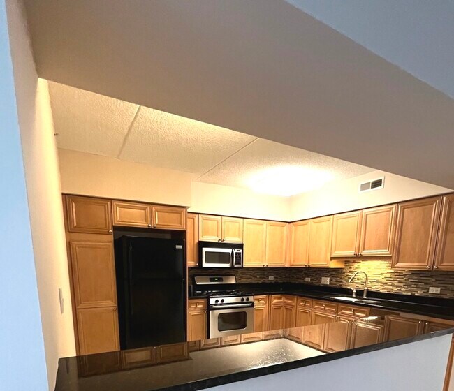 Building Photo - 655 Perrie Dr