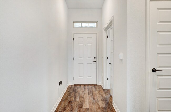 Building Photo - 13006 Bloomington Dr