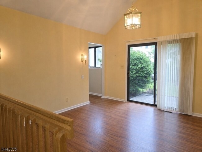 Building Photo - 41 Arbor Cir