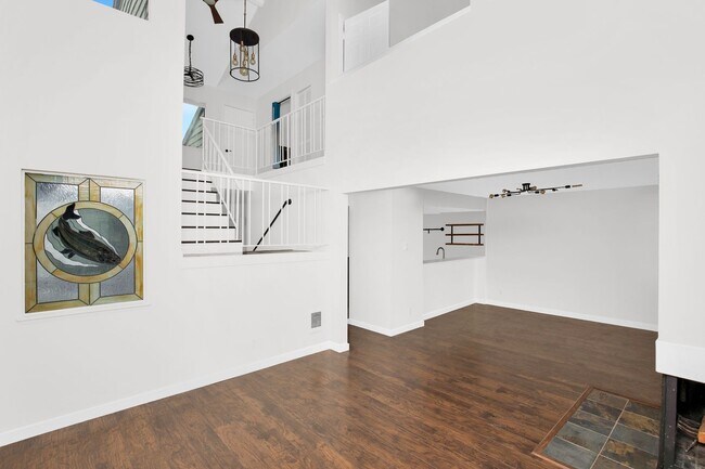 Foto del edificio - 2 Bedroom Plus Bonus Room in the Heart of Bellevue