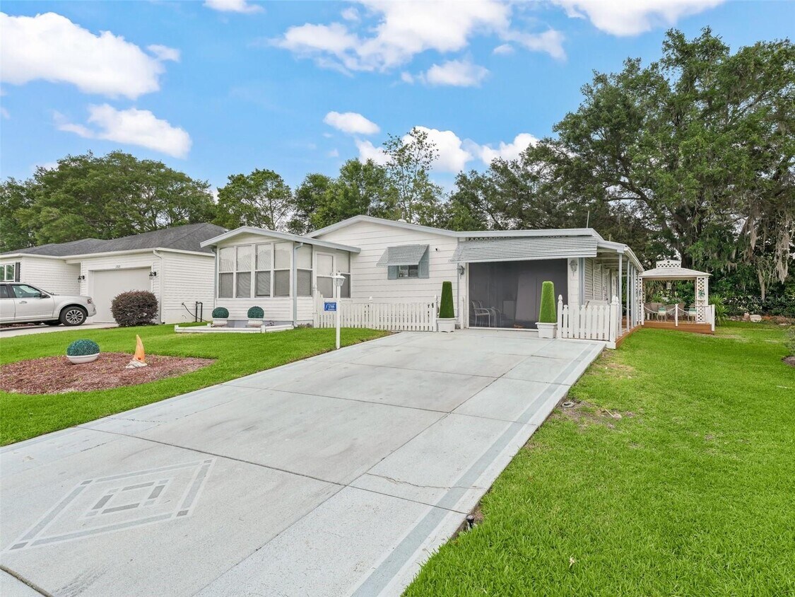 Foto principal - 1705 W Schwartz Blvd