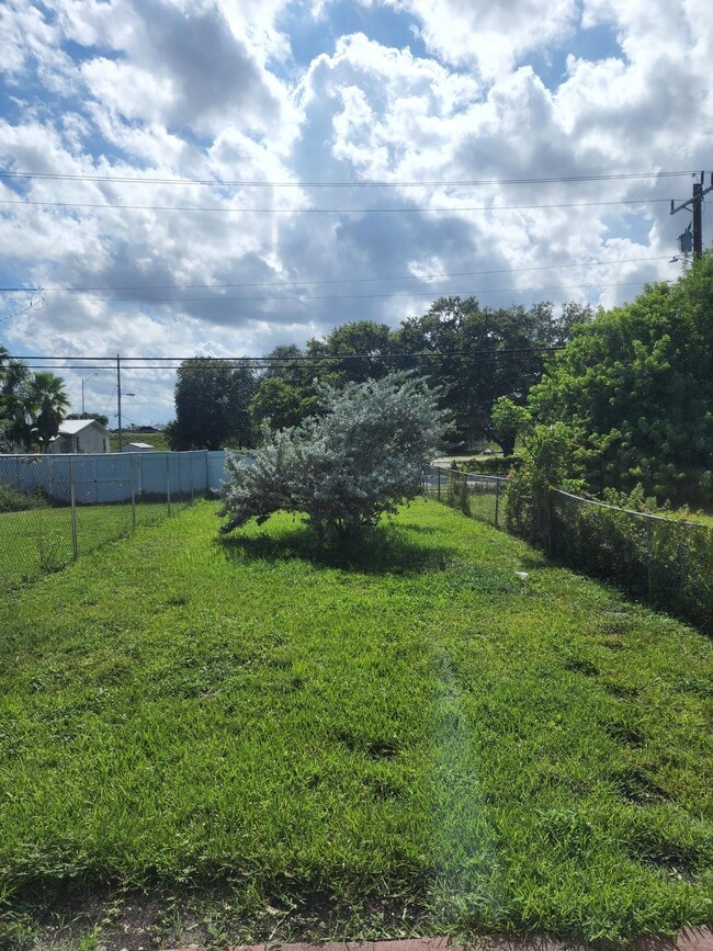 Foto del edificio - 304 N 61st Terrace