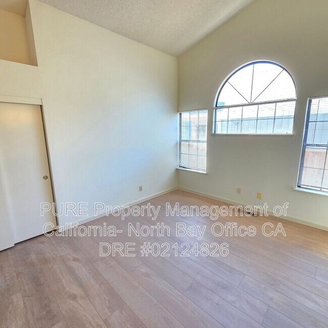 Foto del edificio - 869 Maria Dr