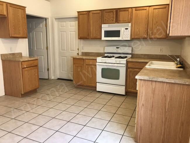 Building Photo - HUALAPAI MOUNTAIN FOOTHILLS HOME