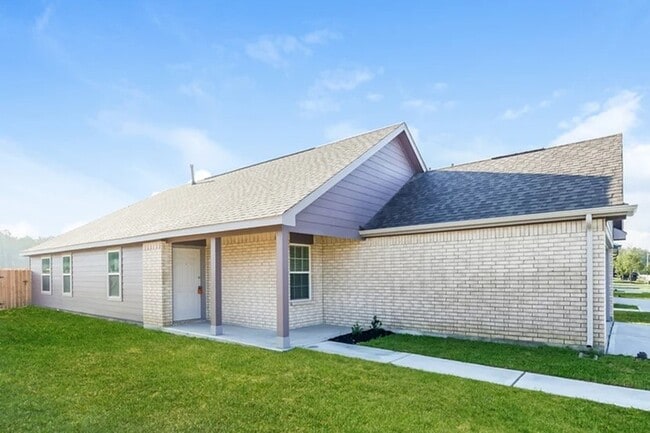 Building Photo - 2843 Briggs Dr