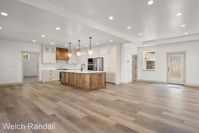 Foto del edificio - 4 br, 3.5 bath House - 842 South 140 East