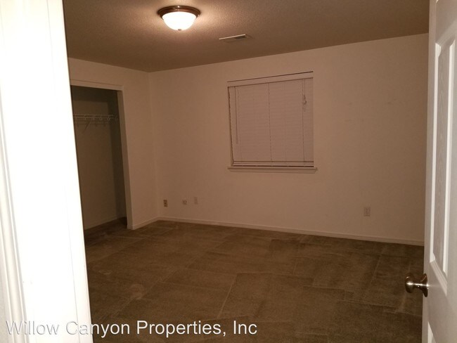 Foto del edificio - 3 br, 2 bath House - 674 SE Sugar Pine Way