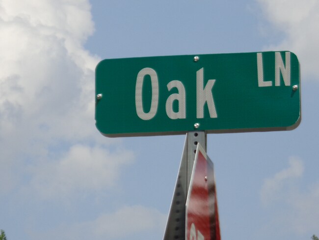 Foto del edificio - 4 Oak Ln