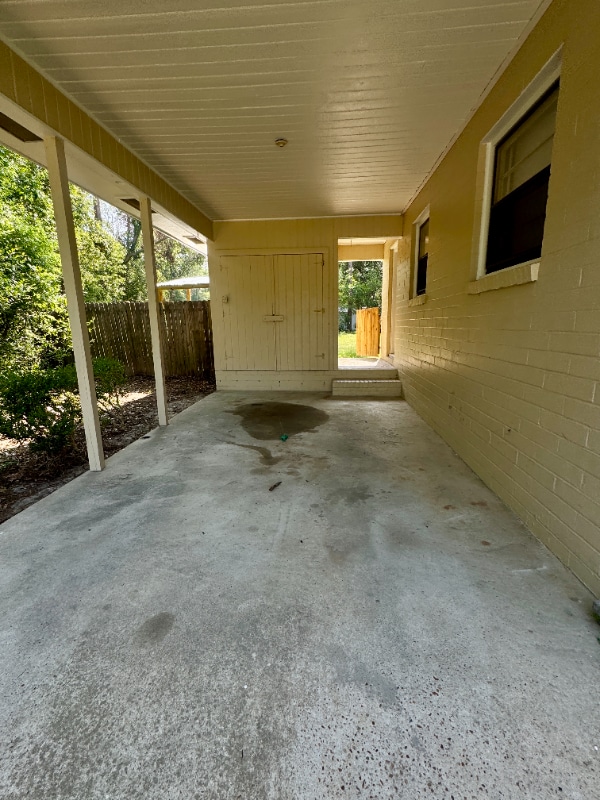 Building Photo - 2107 Hillcrest Dr