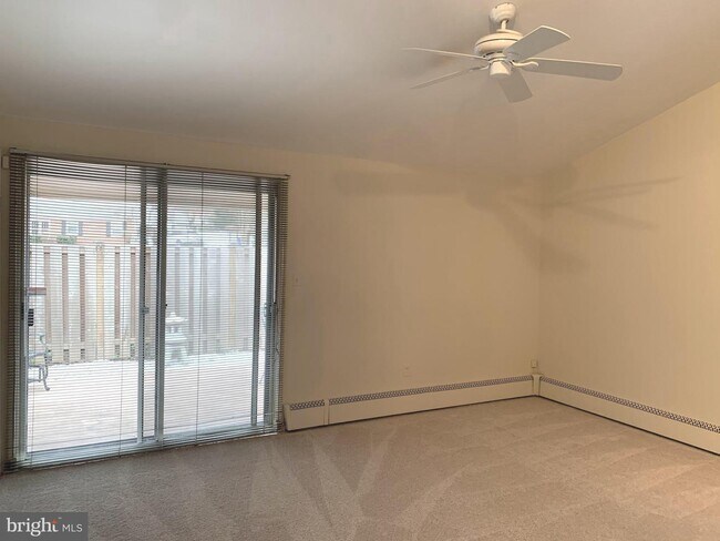 Foto del edificio - 13308 Sherwood Forest Dr