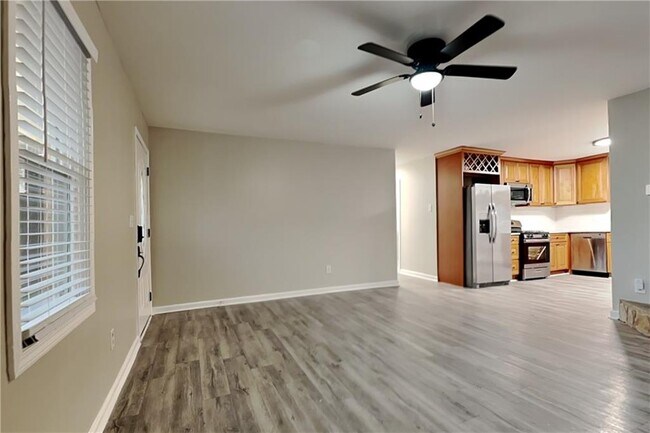 Foto del edificio - 2513 Mistletoe Ln SW