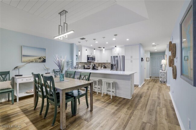 Building Photo - 9101 Vanderbilt Dr