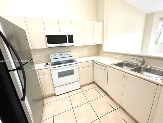 Foto del edificio - 1660 SE 29th St