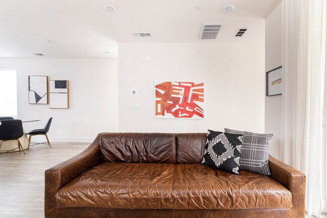 Foto del edificio - 37654 Cape Cod Rd