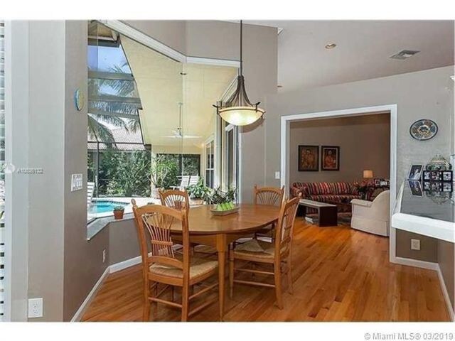Foto del edificio - 2694 Meadowood Ct