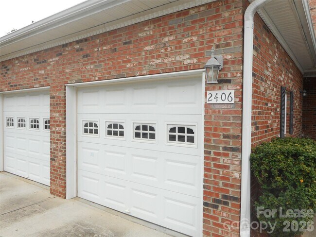 Foto del edificio - 2406 Madeline Meadow Dr