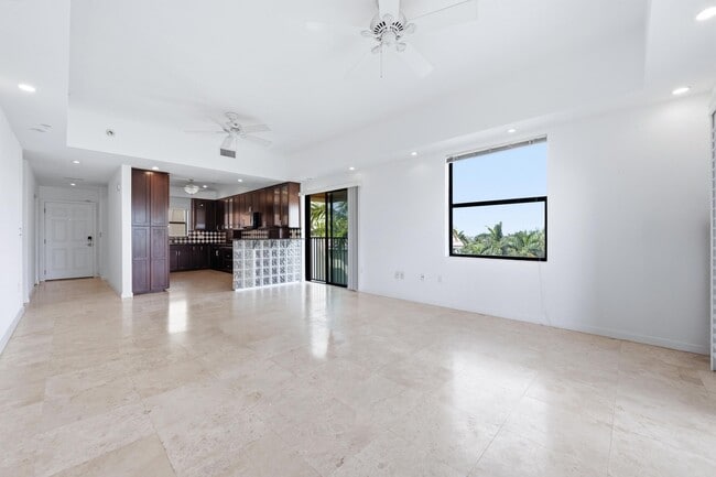 Building Photo - 1640 Presidential Way