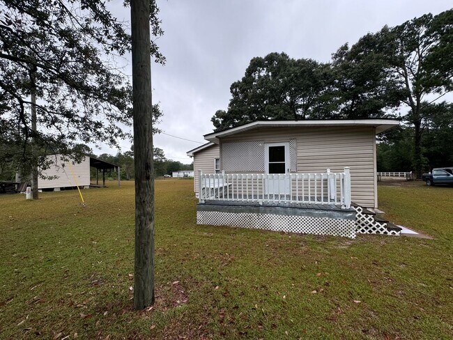 Foto del edificio - 3830 Huckleberry Rd