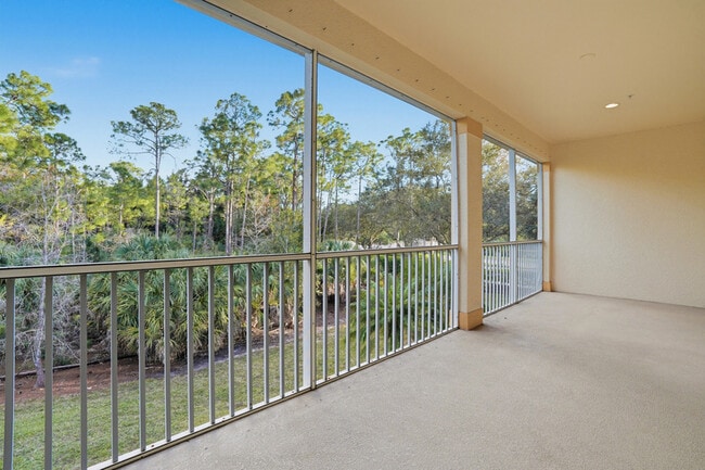 Foto del edificio - 7820 Clemson St